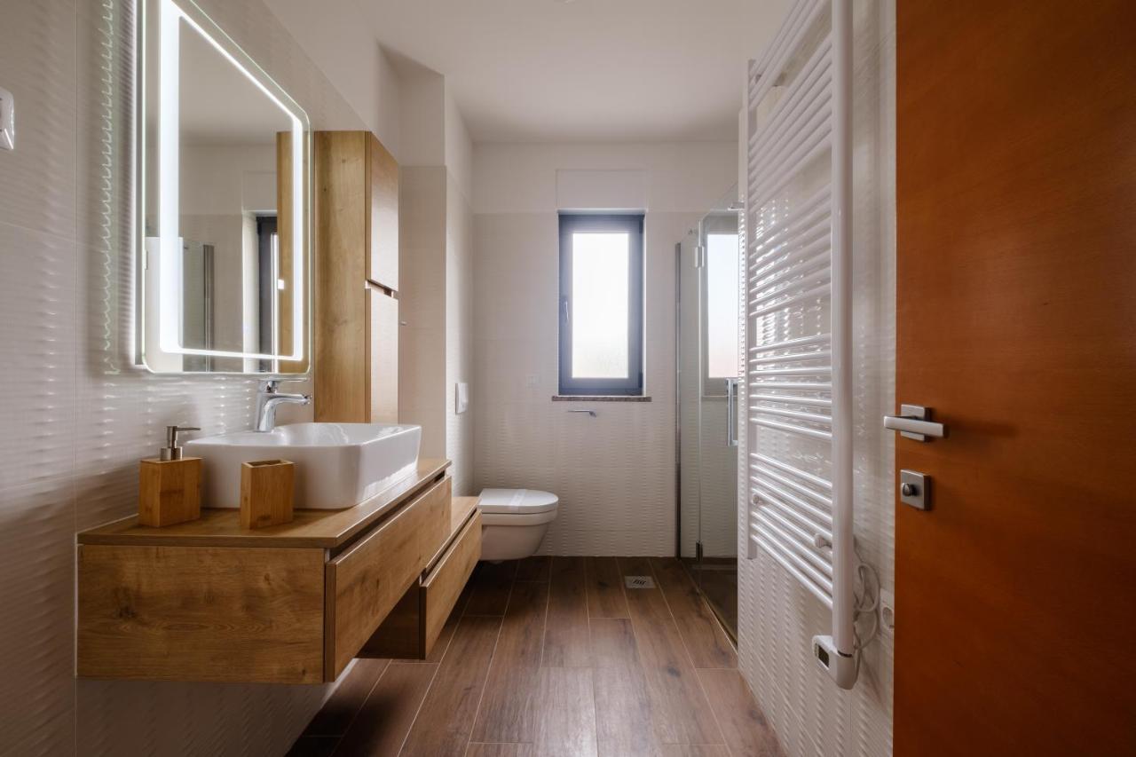 Apartments Luana With Private Jacuzzi Zadar Exterior photo